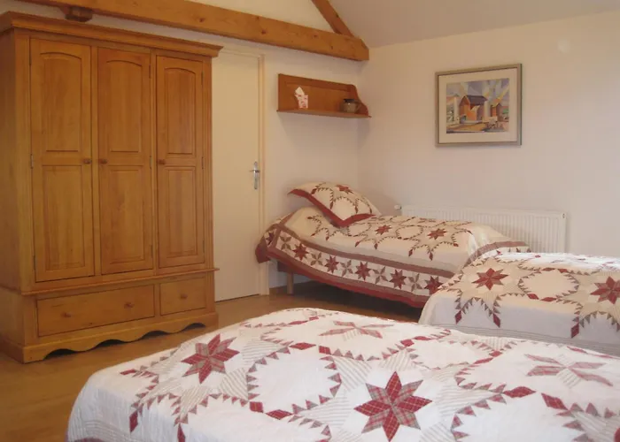 - Le Domaine Des Hallais Saint-Pierre-Sur-Erve